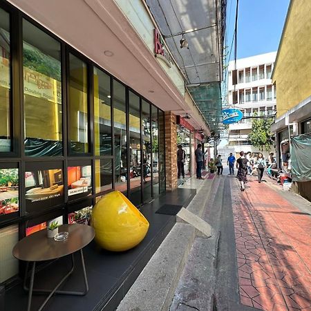Bbhouse Phra Athit Otel Bangkok Dış mekan fotoğraf
