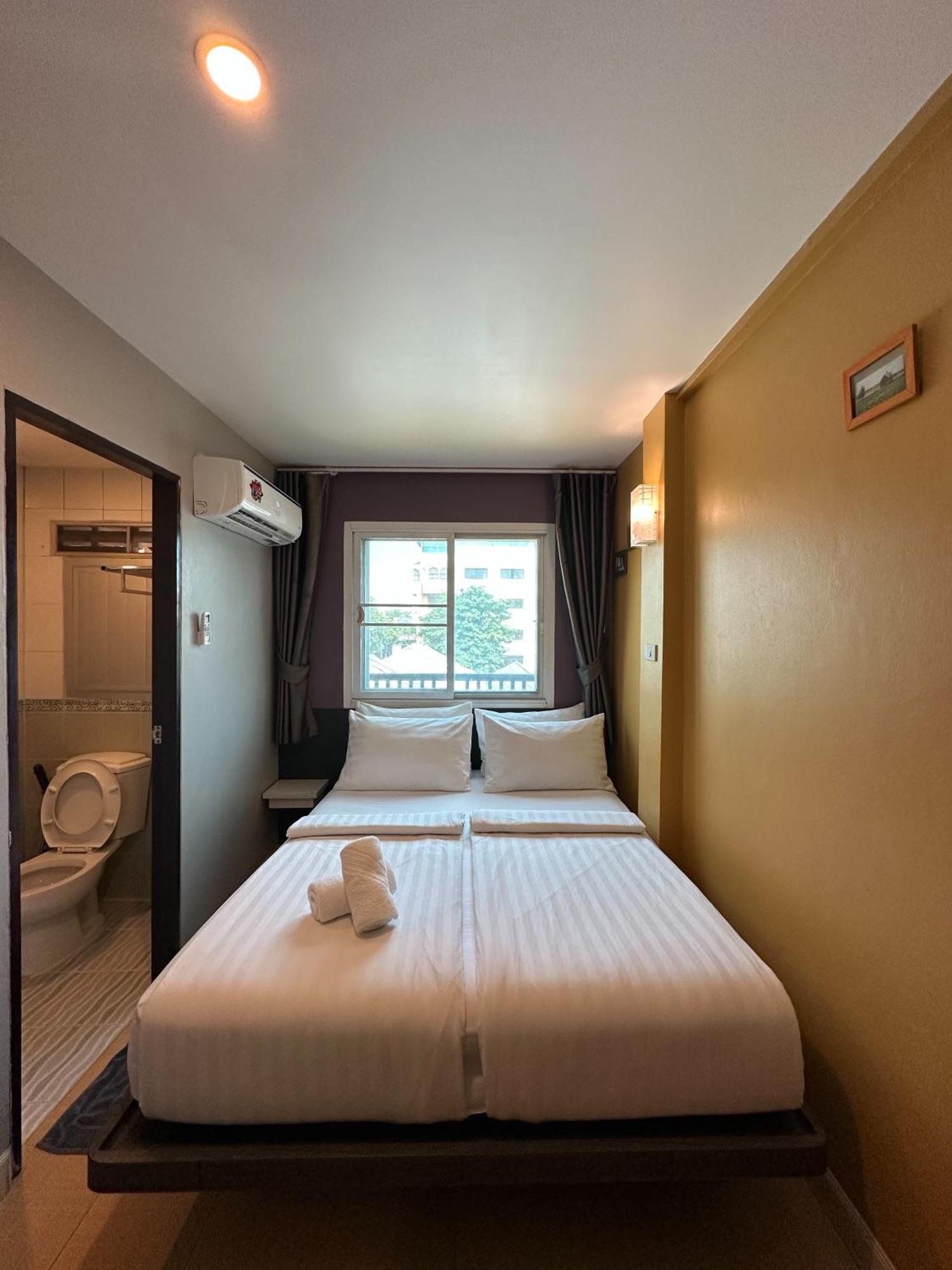 Bbhouse Phra Athit Otel Bangkok Dış mekan fotoğraf