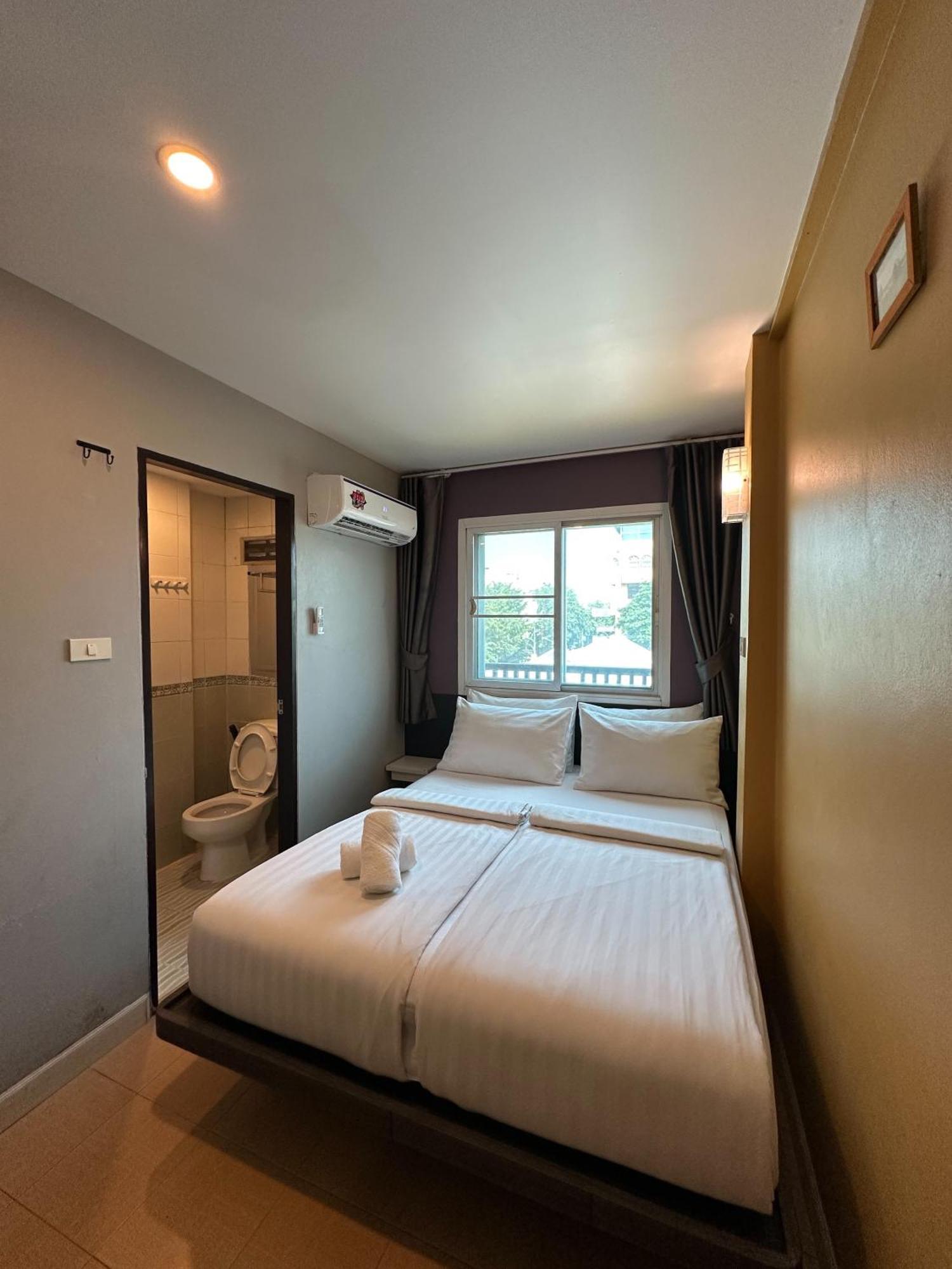 Bbhouse Phra Athit Otel Bangkok Dış mekan fotoğraf